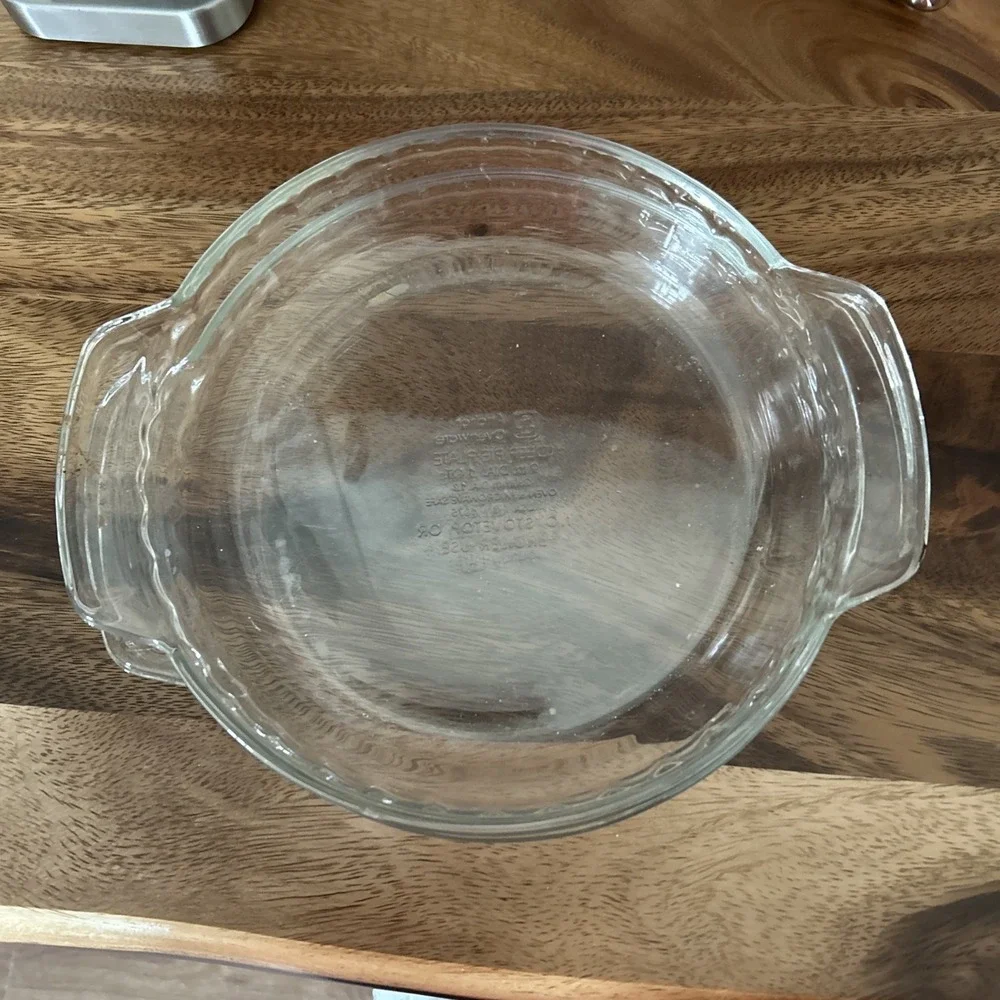 Lot 2 Glass Anchor Hocking 9in Pie Plate Bakers With Handles